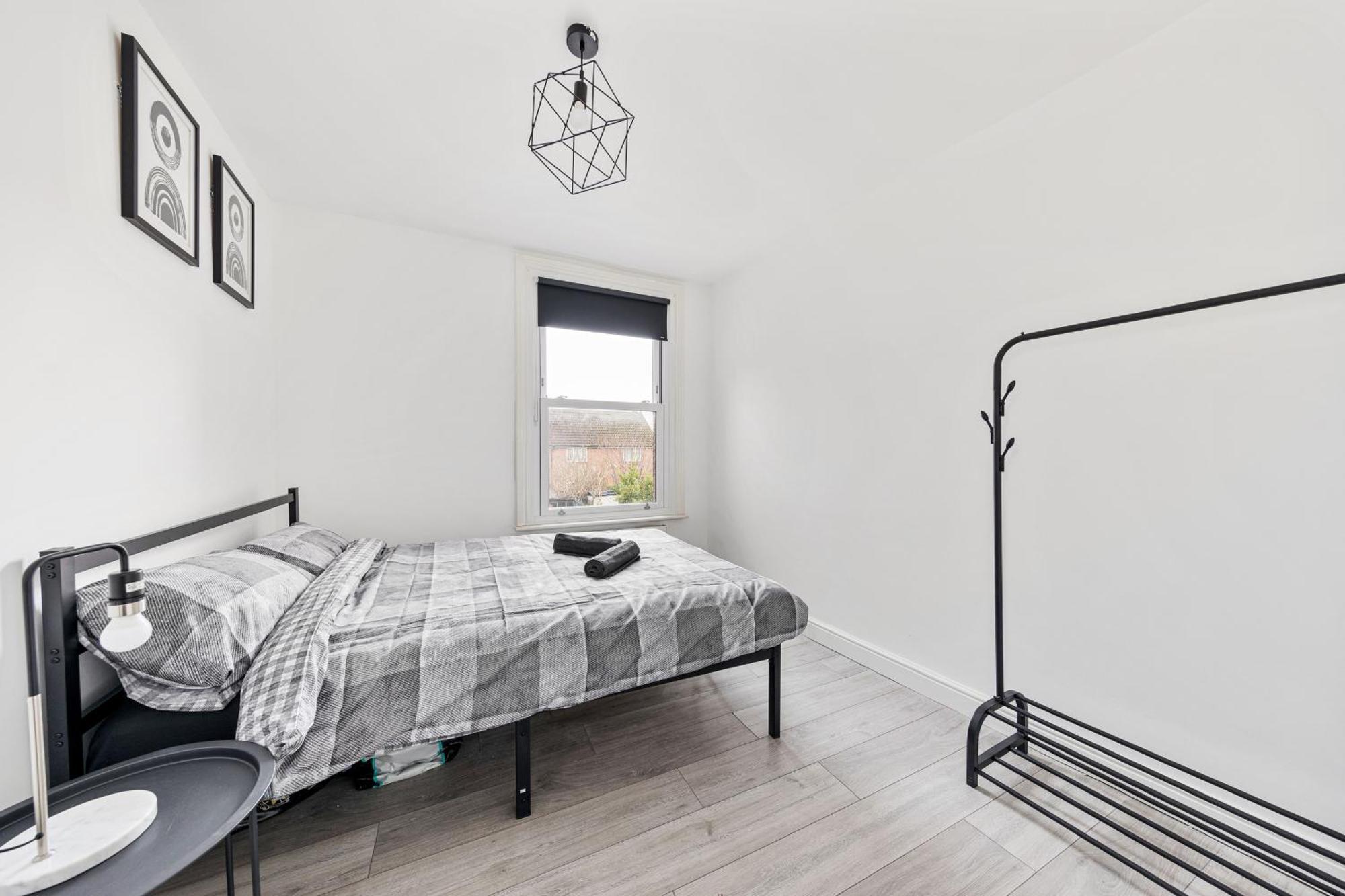 Stylish 2-bedroom Flat In Walthamstow Apartment *