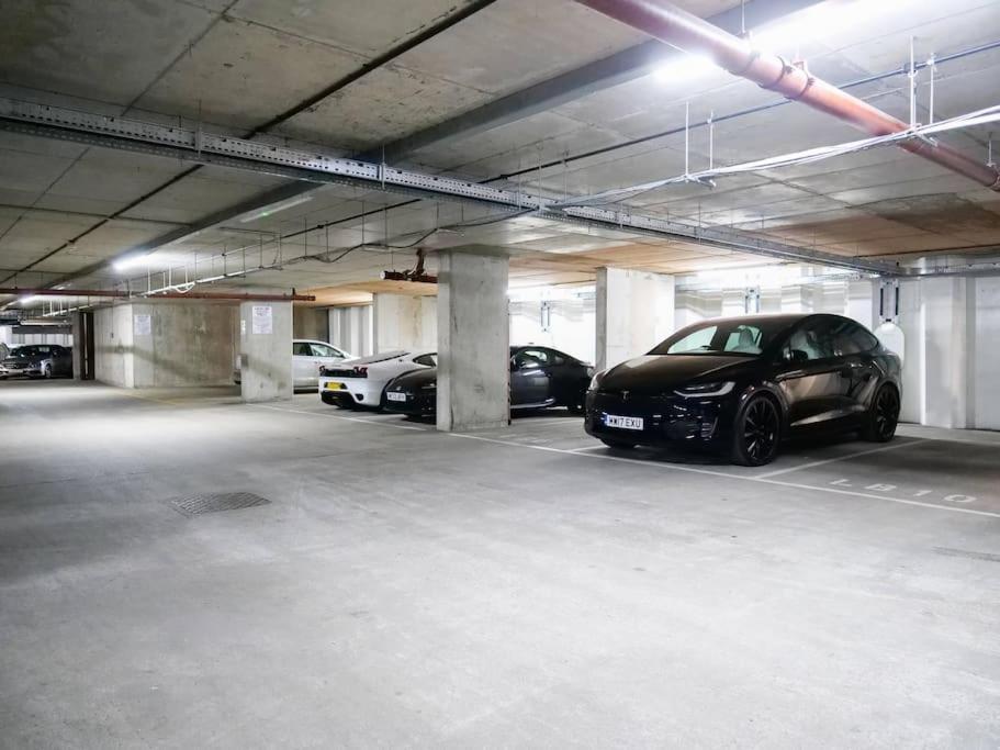 Stylish Urban Sanctuary With Parking Apartment *