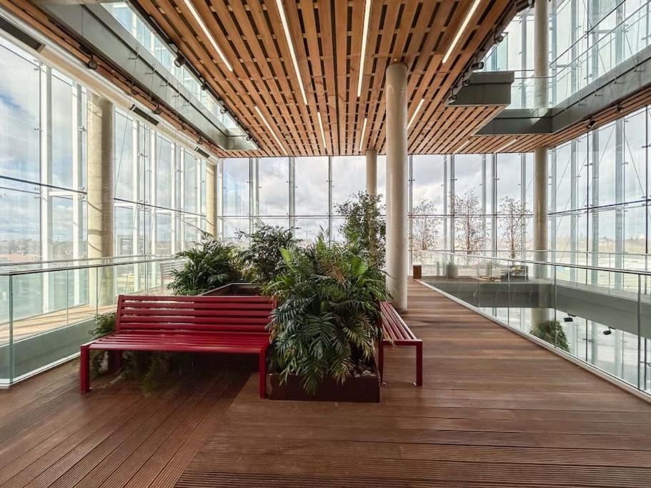 Apartment Stylish Urban Sanctuary With Parking *