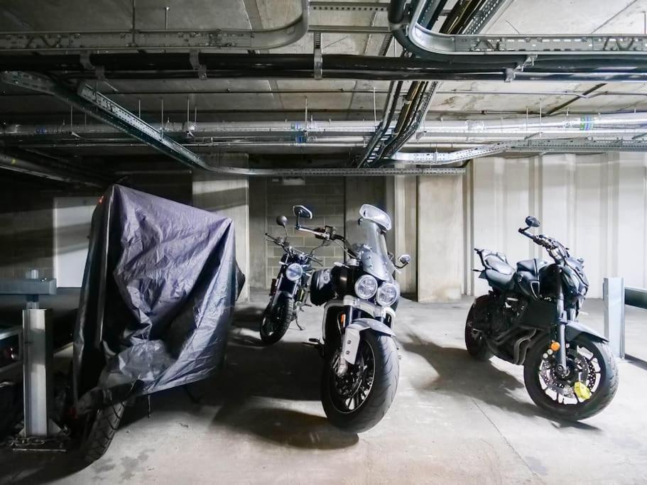 Apartment Stylish Urban Sanctuary With Parking London