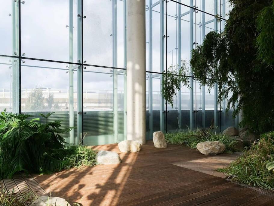 Apartment Stylish Urban Sanctuary With Parking