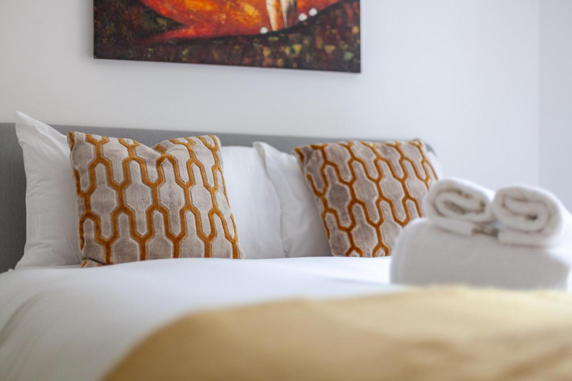 Elegance & Chic Design - 2-bedroom Haven Appartamento *