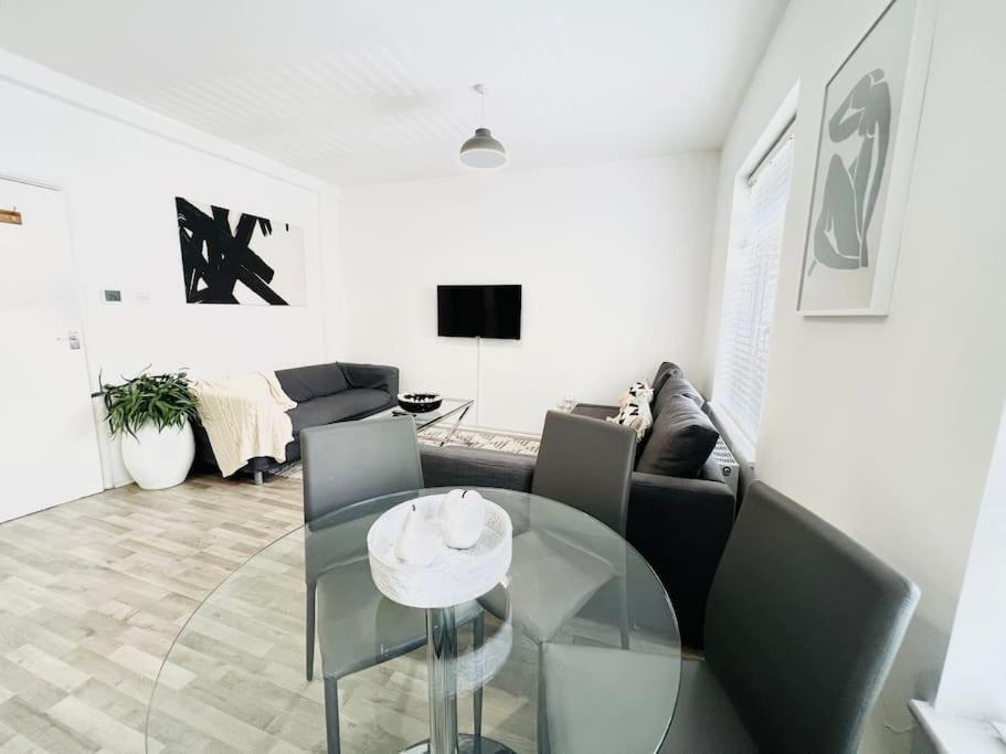 Apartment 2 Bed Apartment- Finsbury Park Station C *