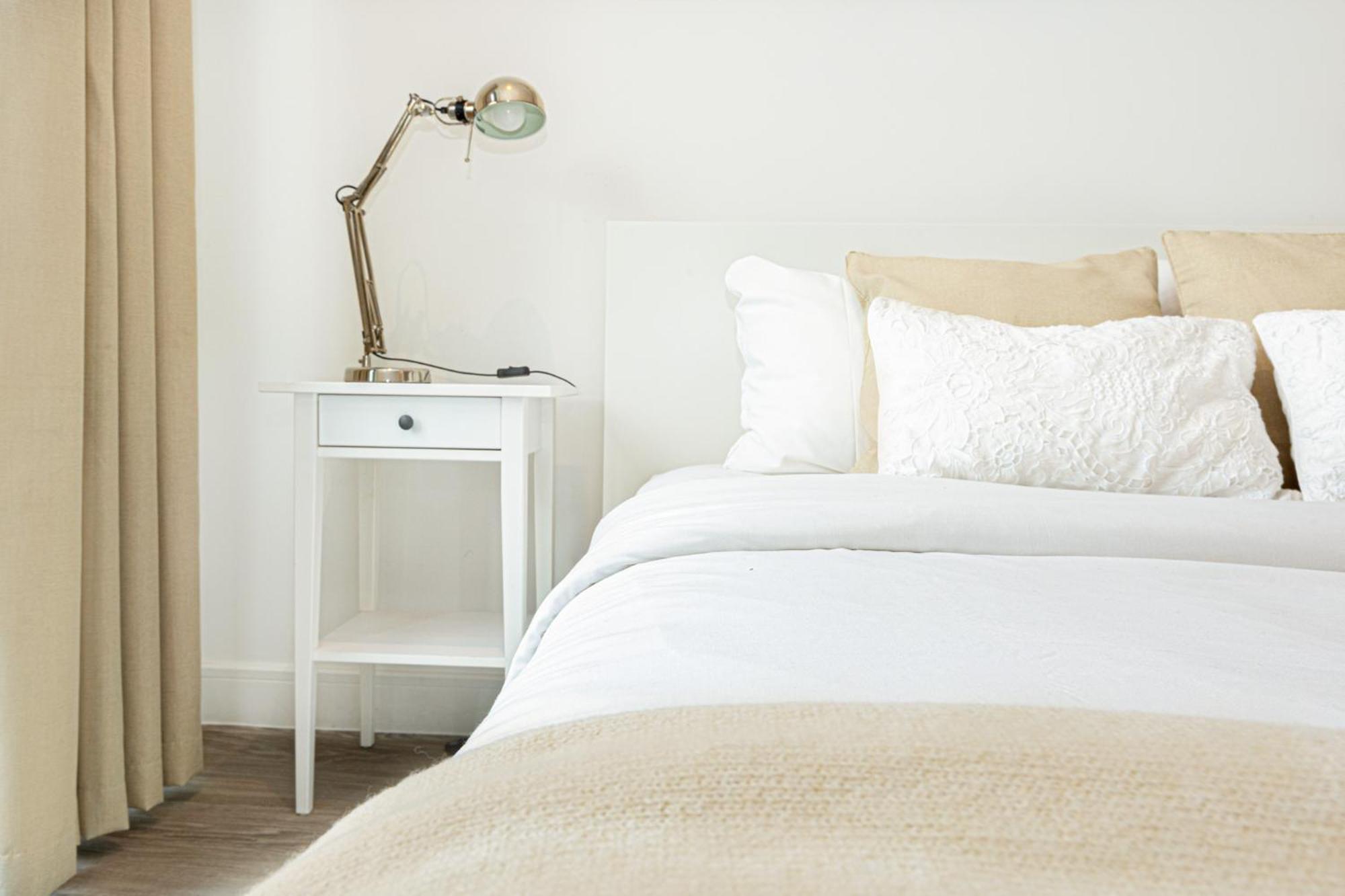 Modern New 2br Wviews & Balcony In Wandsworth Leilighet