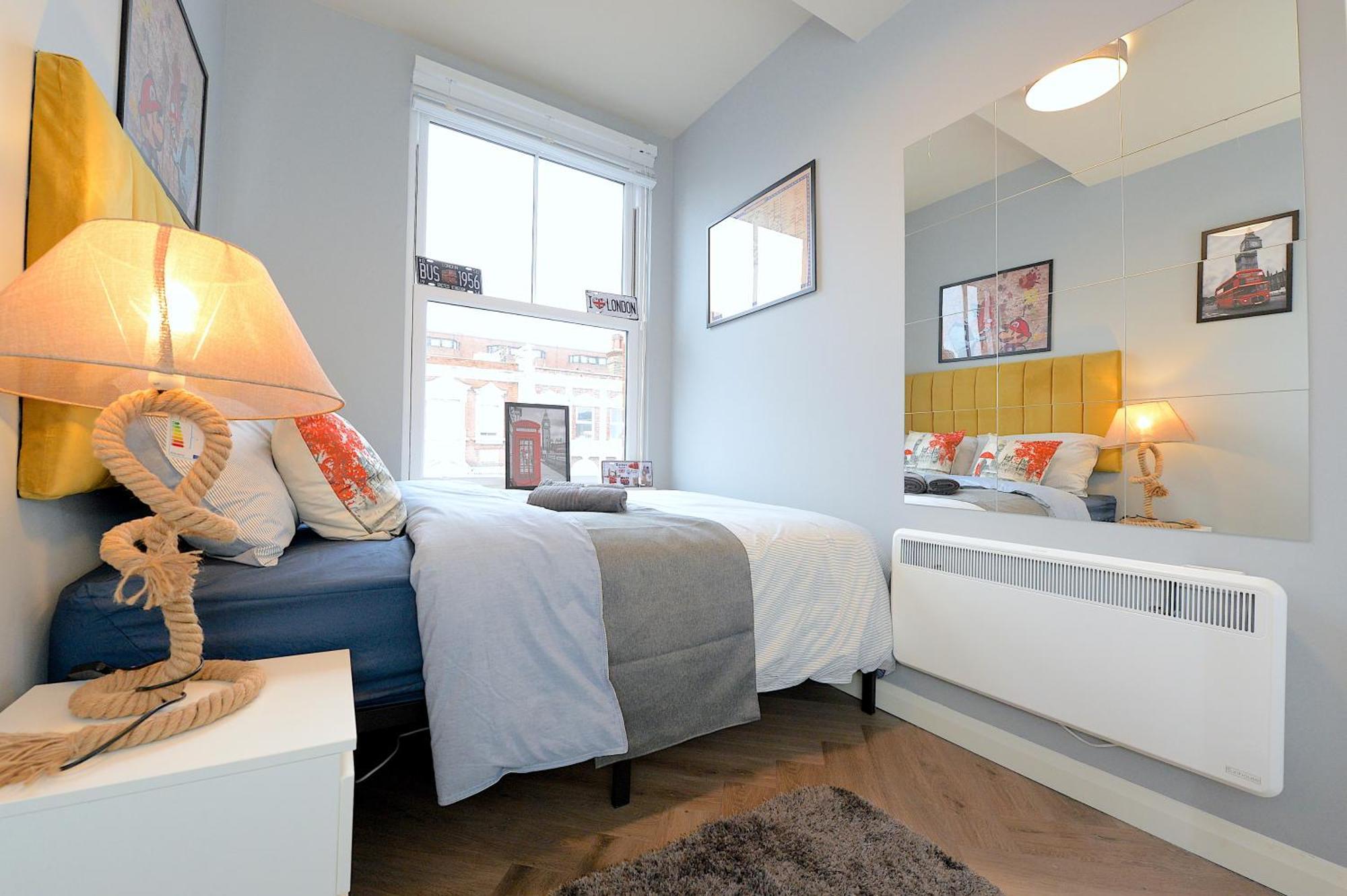 2 Bed Terraced Flat Piccadilly Line * London