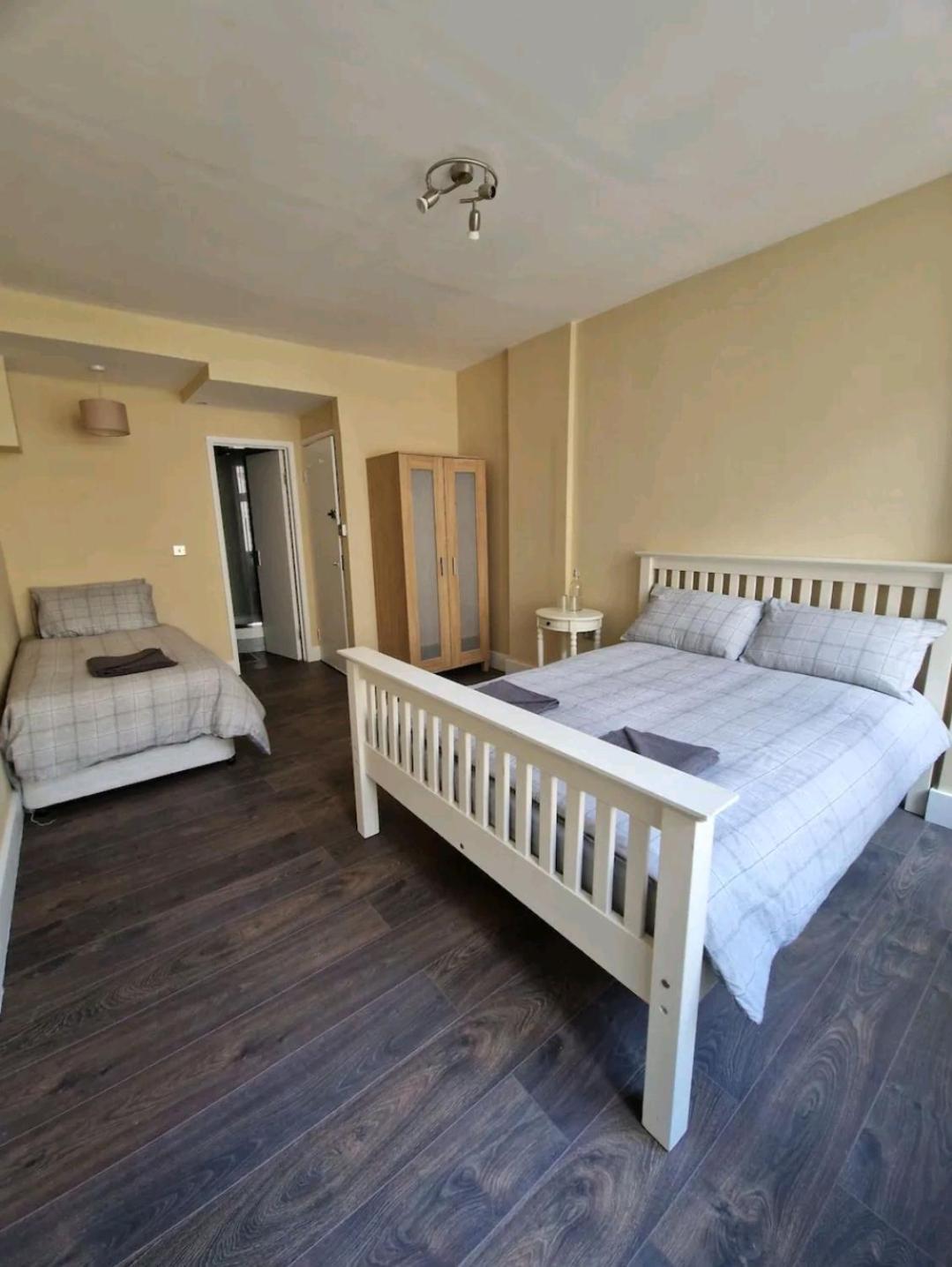Accommodatie bij particulieren Affordable In Shared Flat, Bridge *