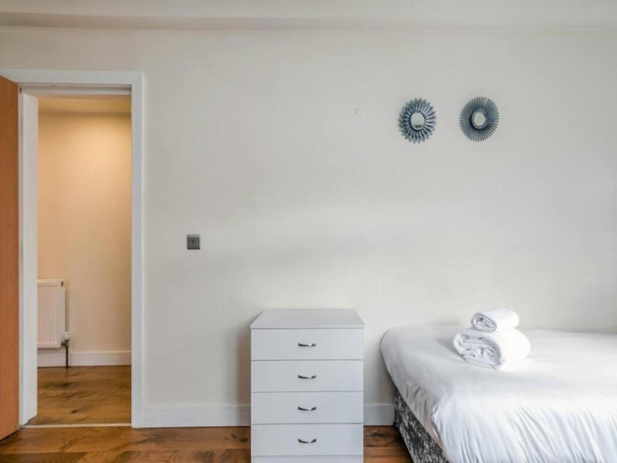 Pass The Keys Ealing Queen Of The Suburbs 2bd Lejlighed