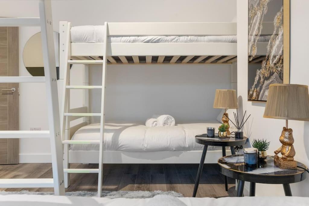 Modern 2 Bedroom 3 Min Walk To Tube Station