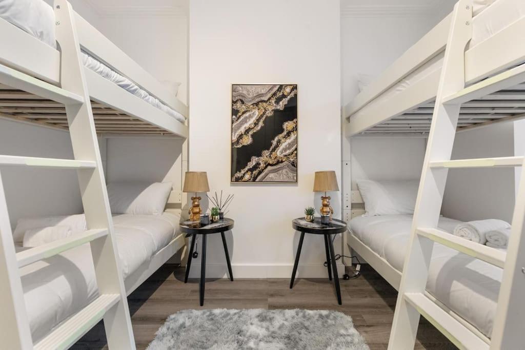 Apartment Modern 2 Bedroom 3 Min Walk To Tube Station London