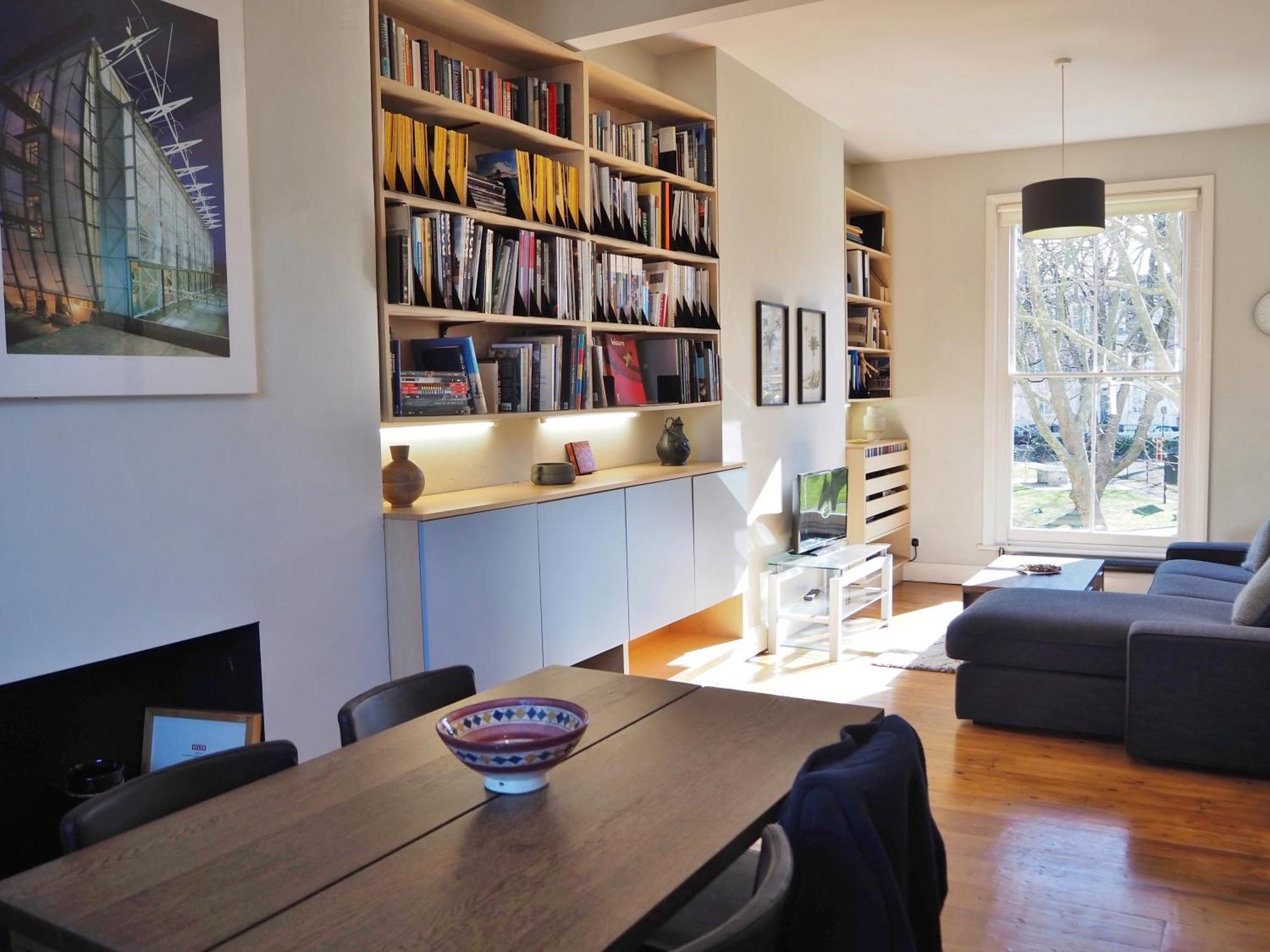 Stunning House Overlooking Local Park Londen