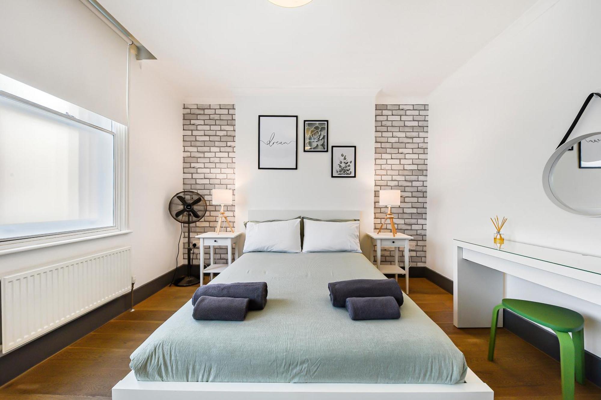 Modern One Bedroom In Fitzrovia, Londra