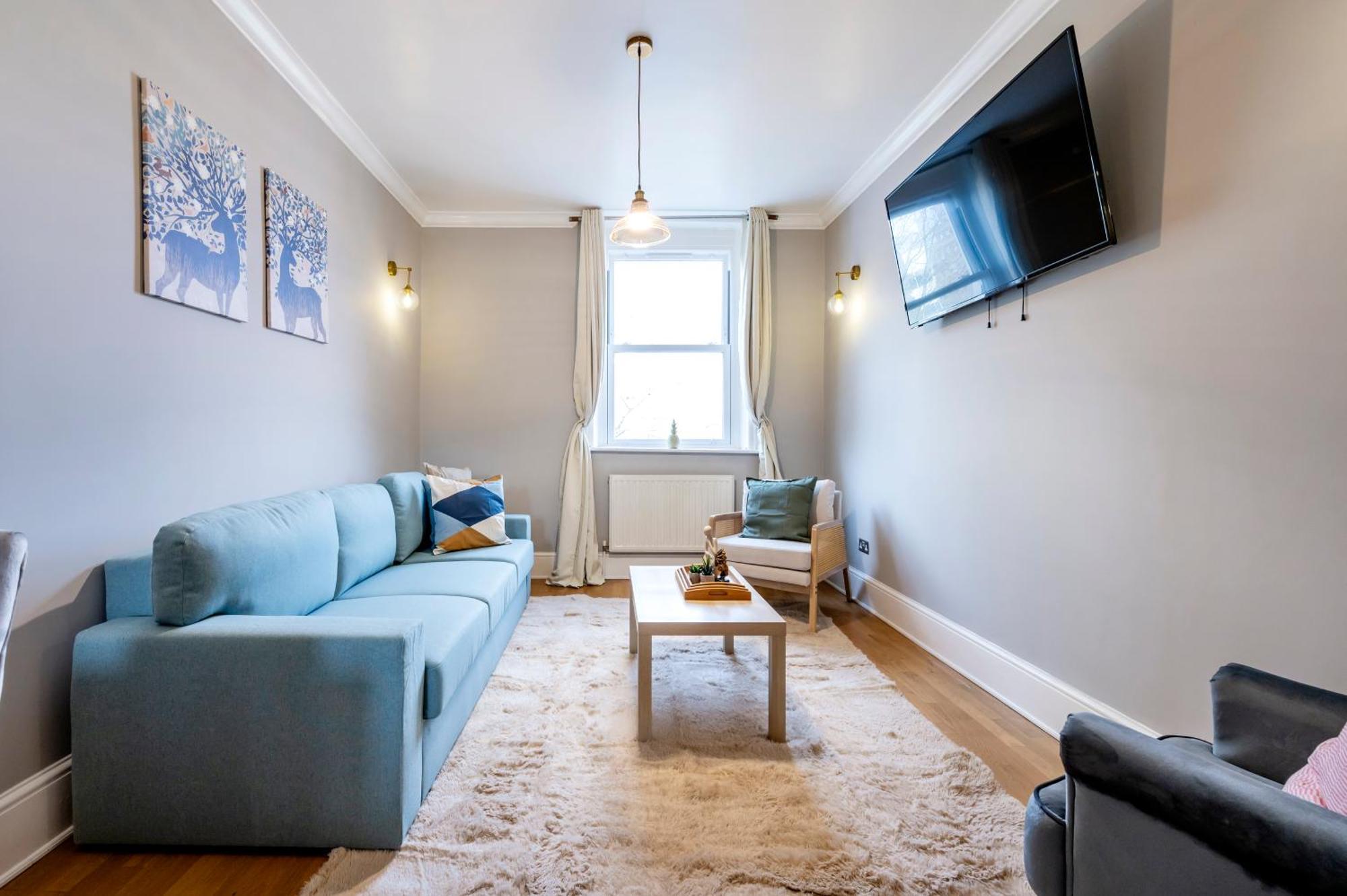Apartment Large 1 Bedroom In Center Of 3 *