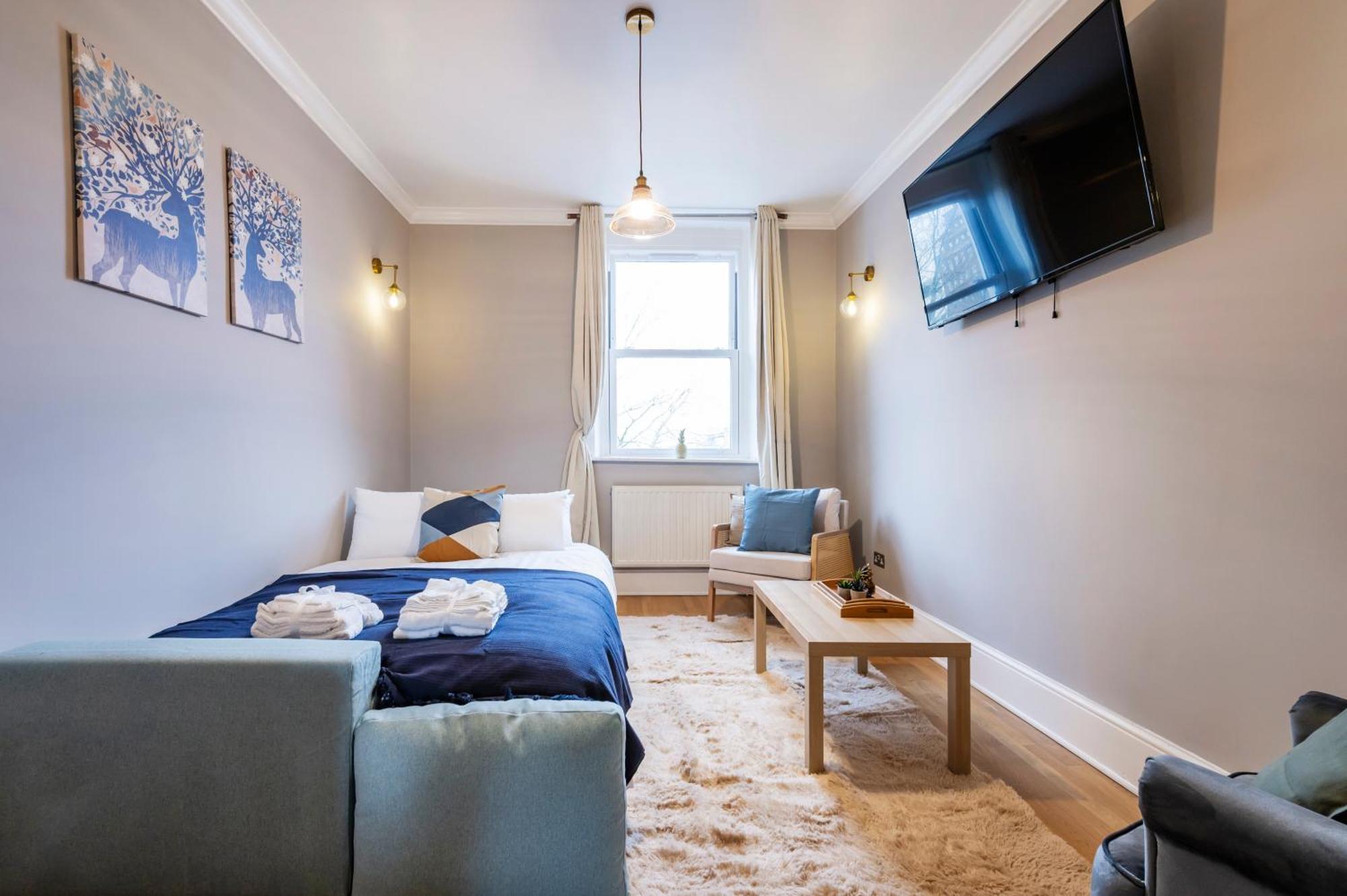 Apartment Large 1 Bedroom In Center Of 3 *