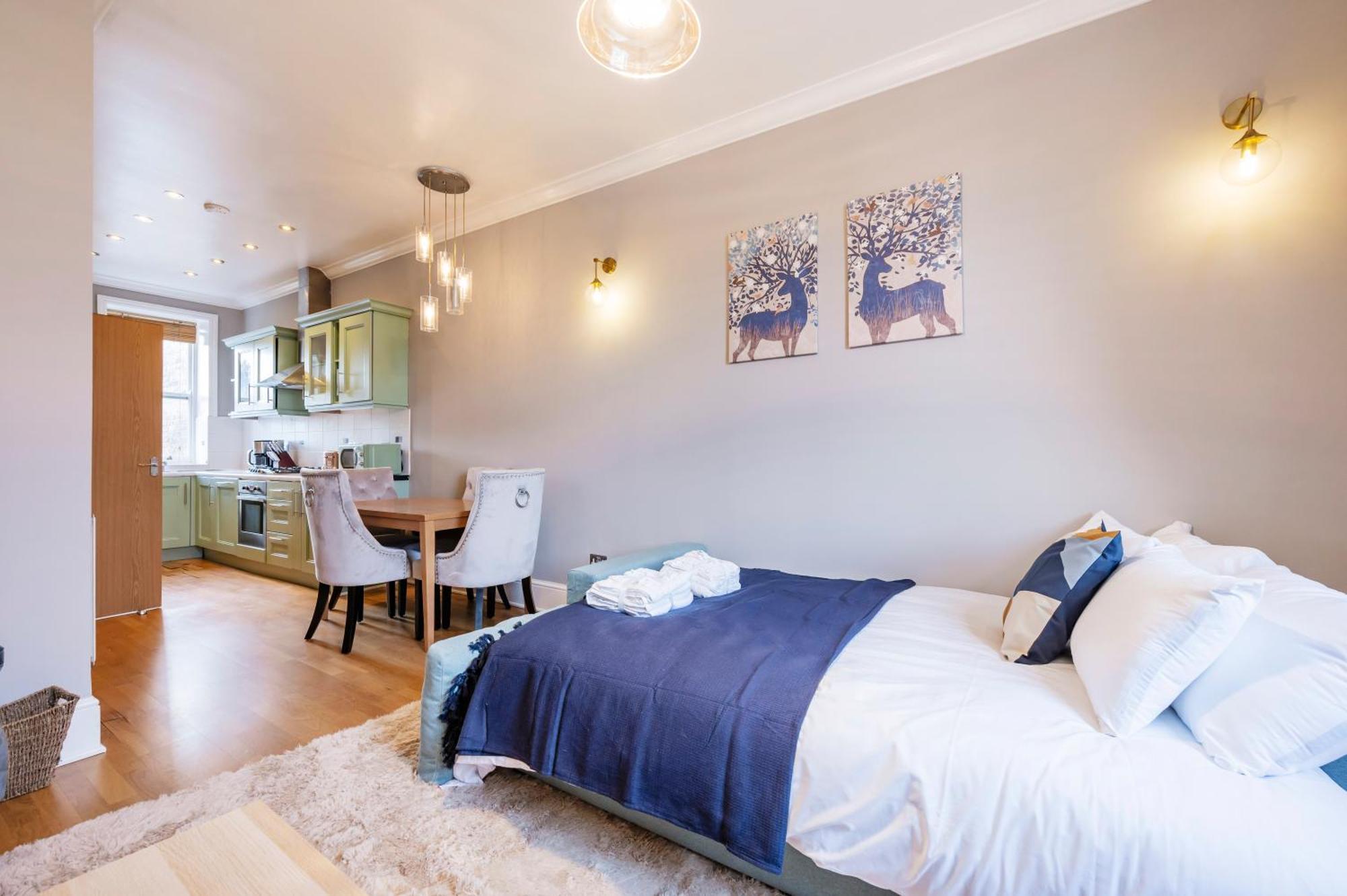 Apartment Large 1 Bedroom In Center Of 3 *