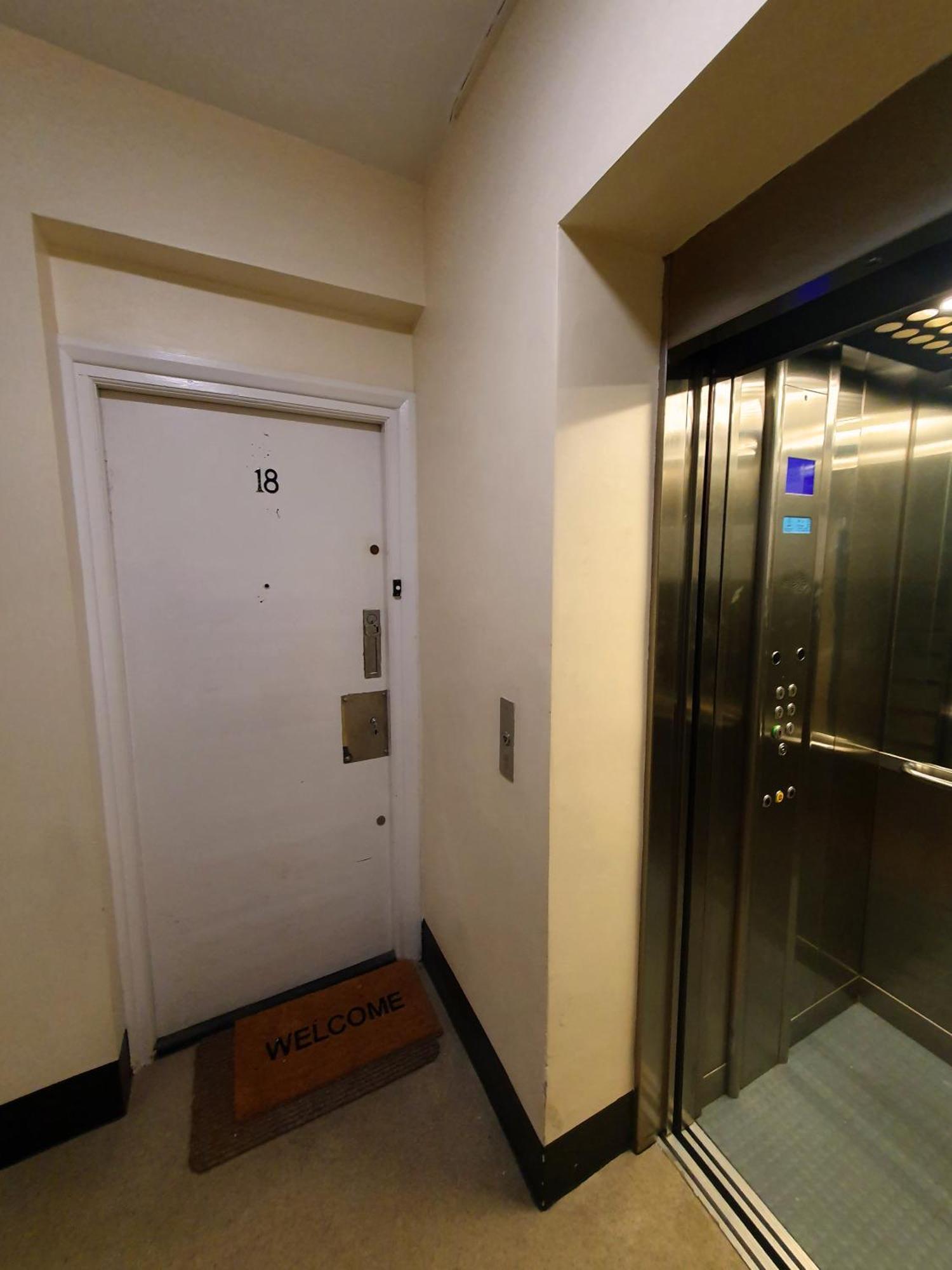 Shepherds Bush Superior Apartment, Center London! Apartment