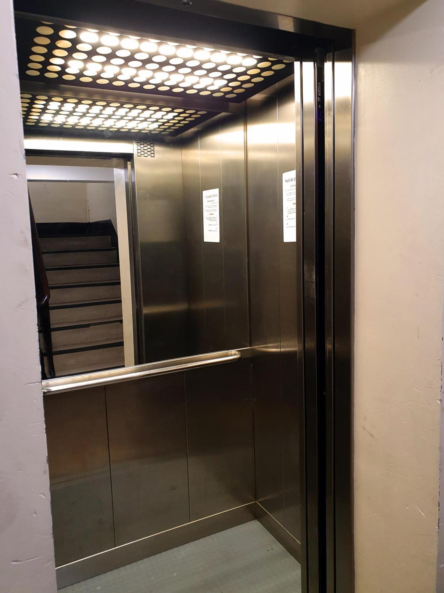 Shepherds Bush Superior Apartment, Center London! London