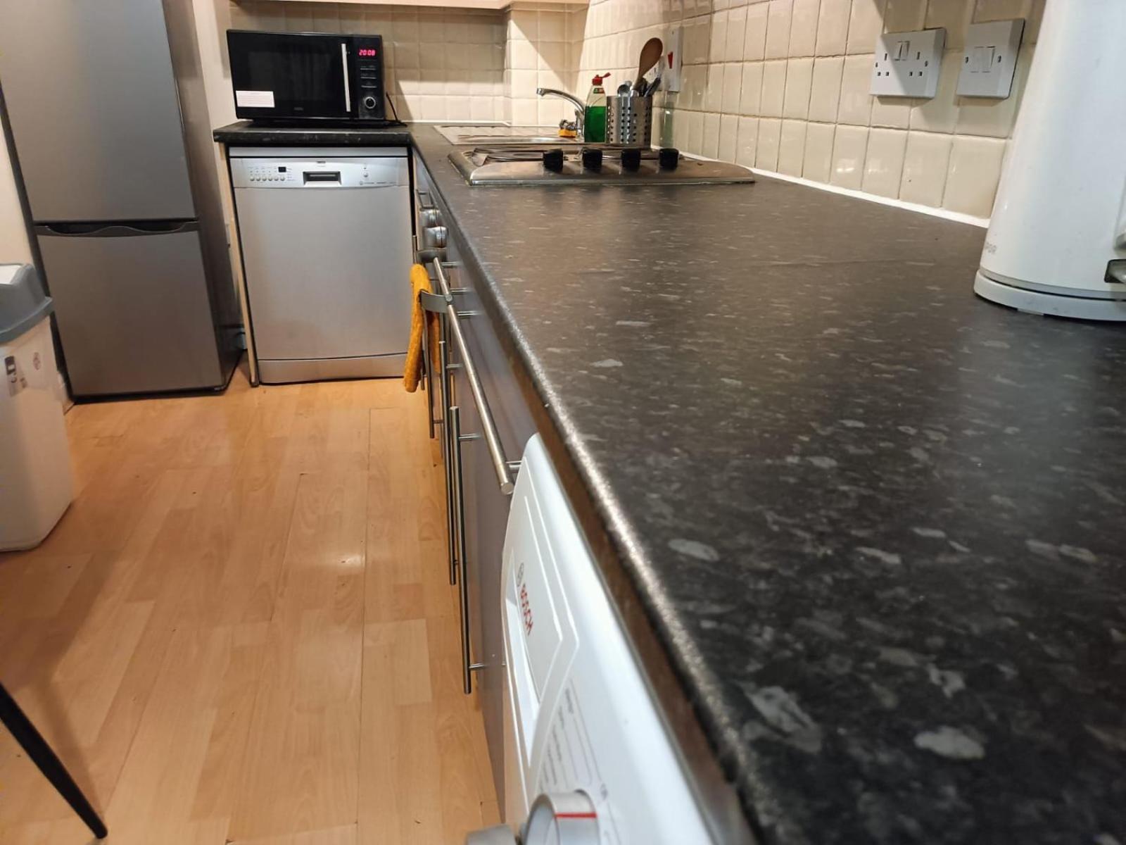 Affordable Double In Near Elephant And Castle Station * London