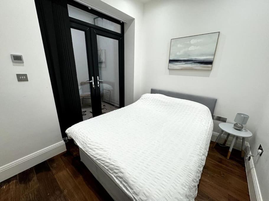 Hébergement de vacances Modern Majesty 3 Bed 3 Bath House In *