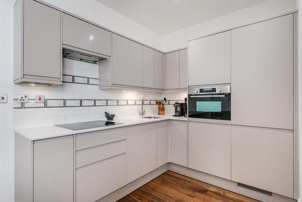 Hébergement de vacances Modern Majesty 3 Bed 3 Bath House In