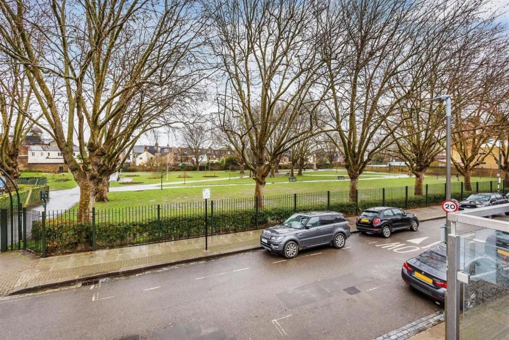 Feriehus Modern Majesty 3 Bed 3 Bath House In London