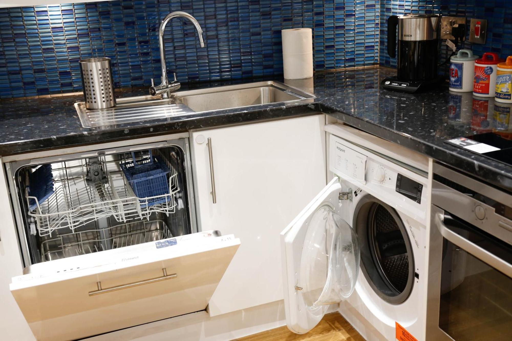 Appartement New Luxury In Location Next To Shops, Cafes, Bars & Metro