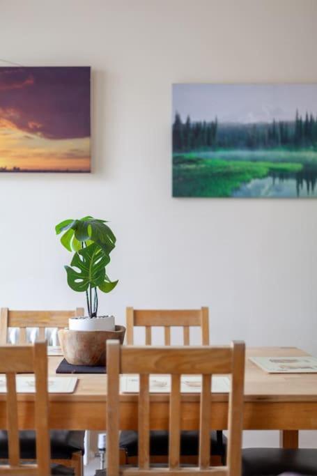 Spacious & 3-bed Flat By Popular Waterloo! Lejlighed