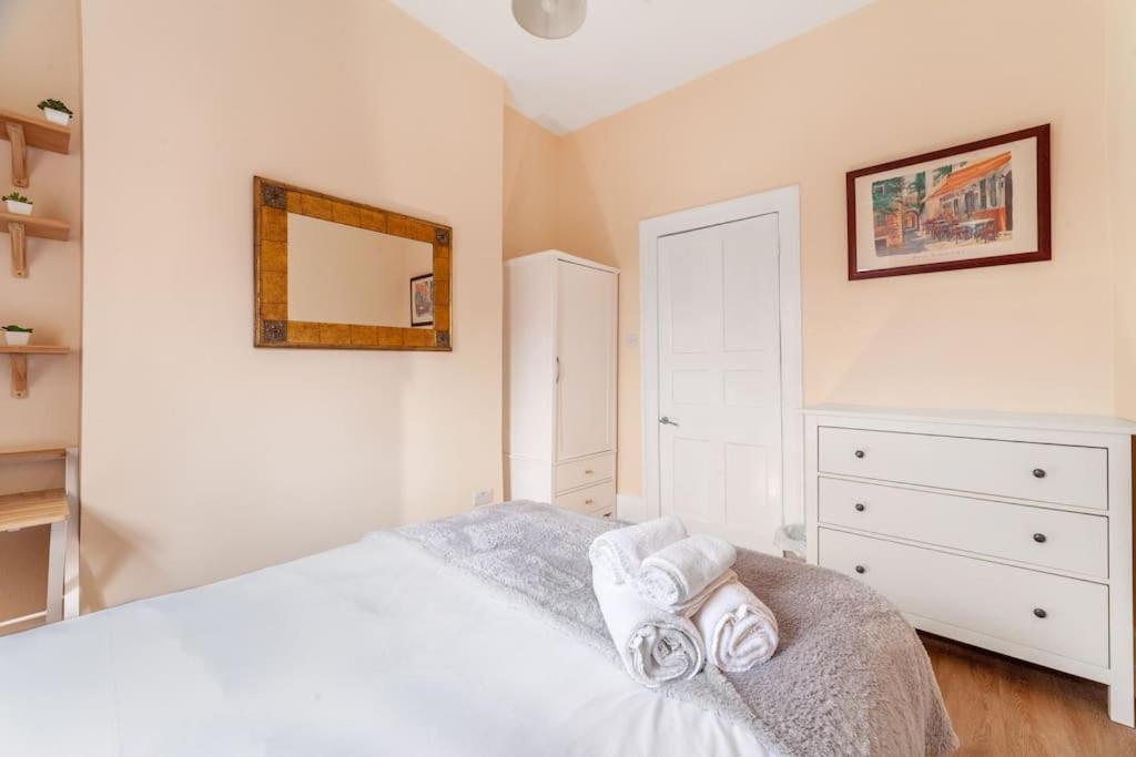 Lejlighed Spacious & 3-bed Flat By Popular Waterloo! London