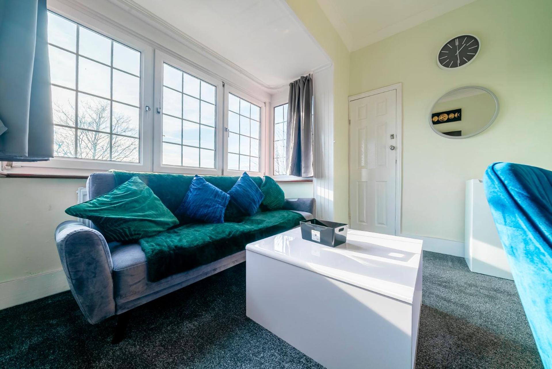 Apartment Uksas Stunning One Bedroom Flat Free Parking *