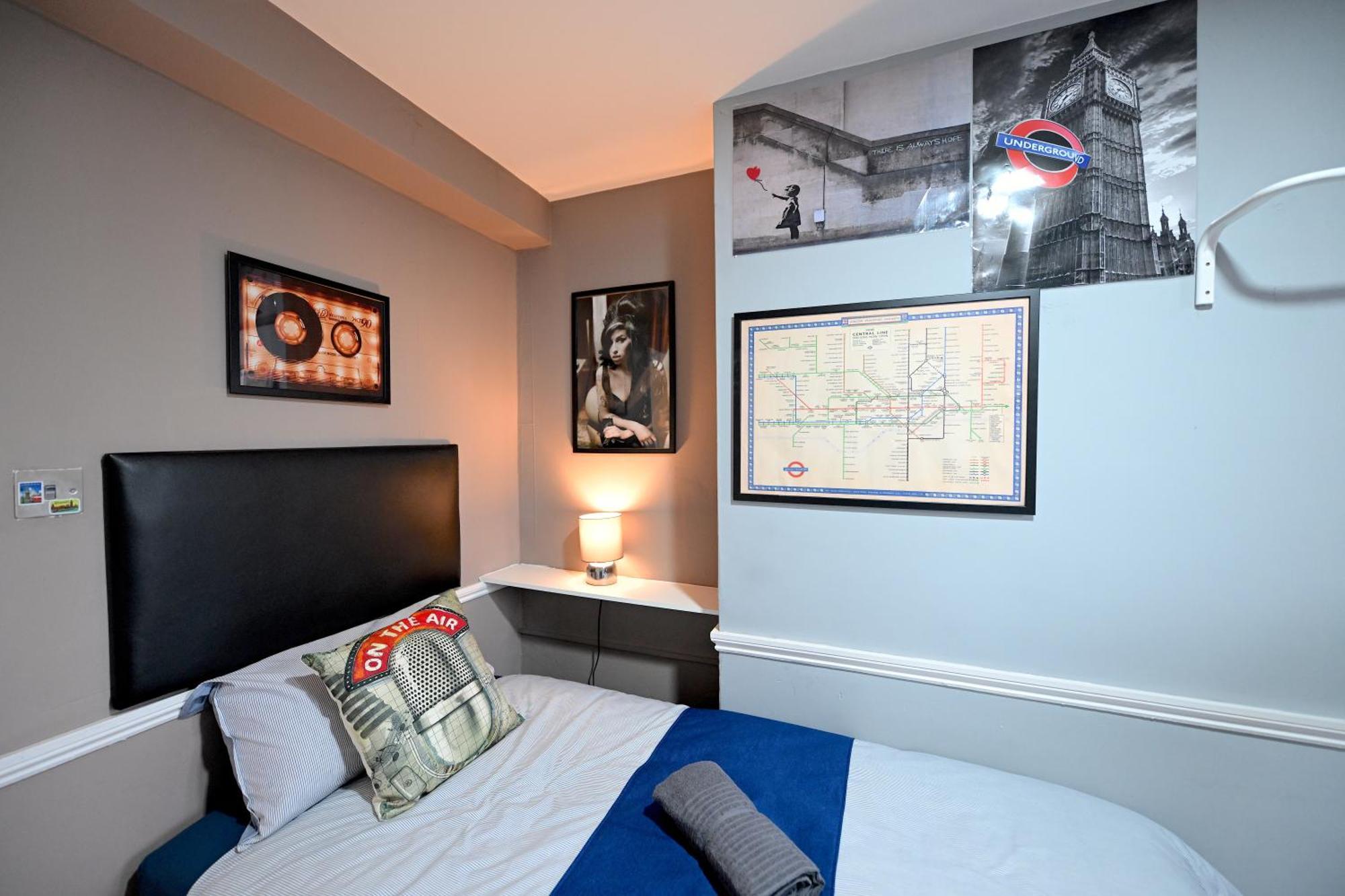 Superb 4 Bedroom Flat In The Heart Of Camden Town * London