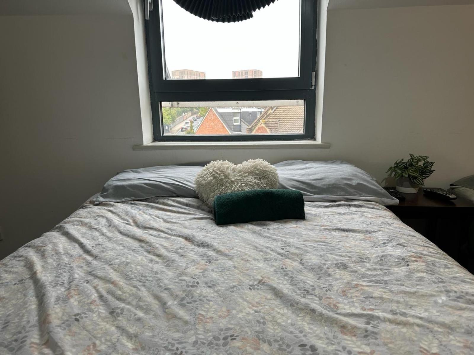 Charming 6-bed In Wembley Area Appartement Londen