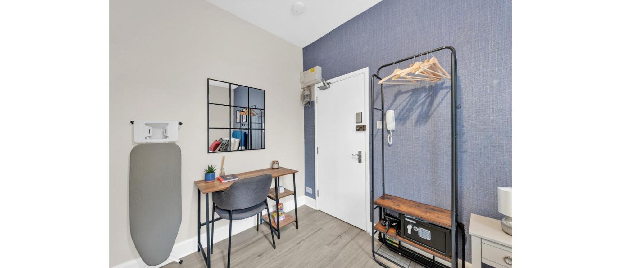 Blue Harmony: A Cozy Retreat * London