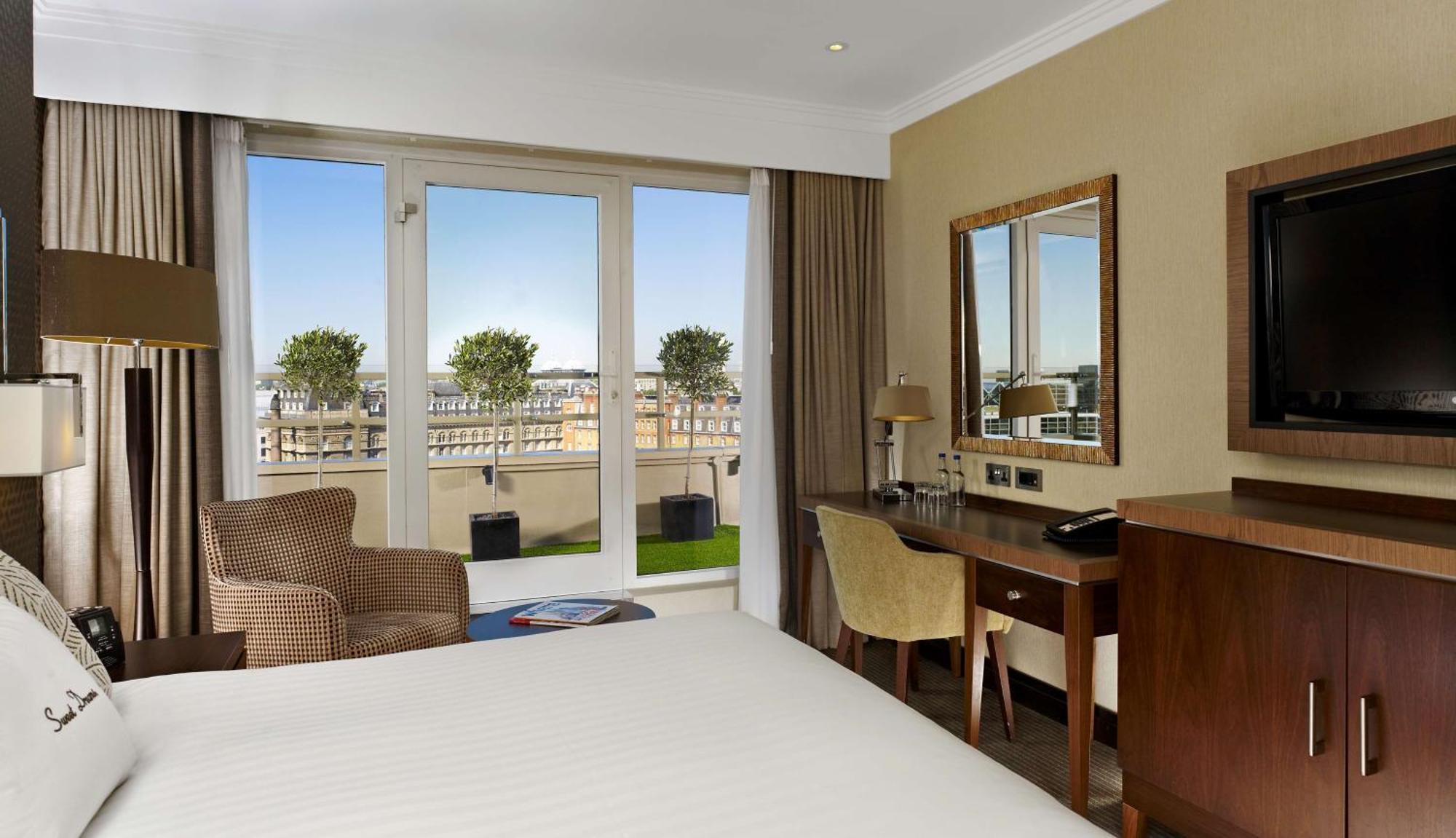 Hotell Doubletree By Hilton Victoria 4*