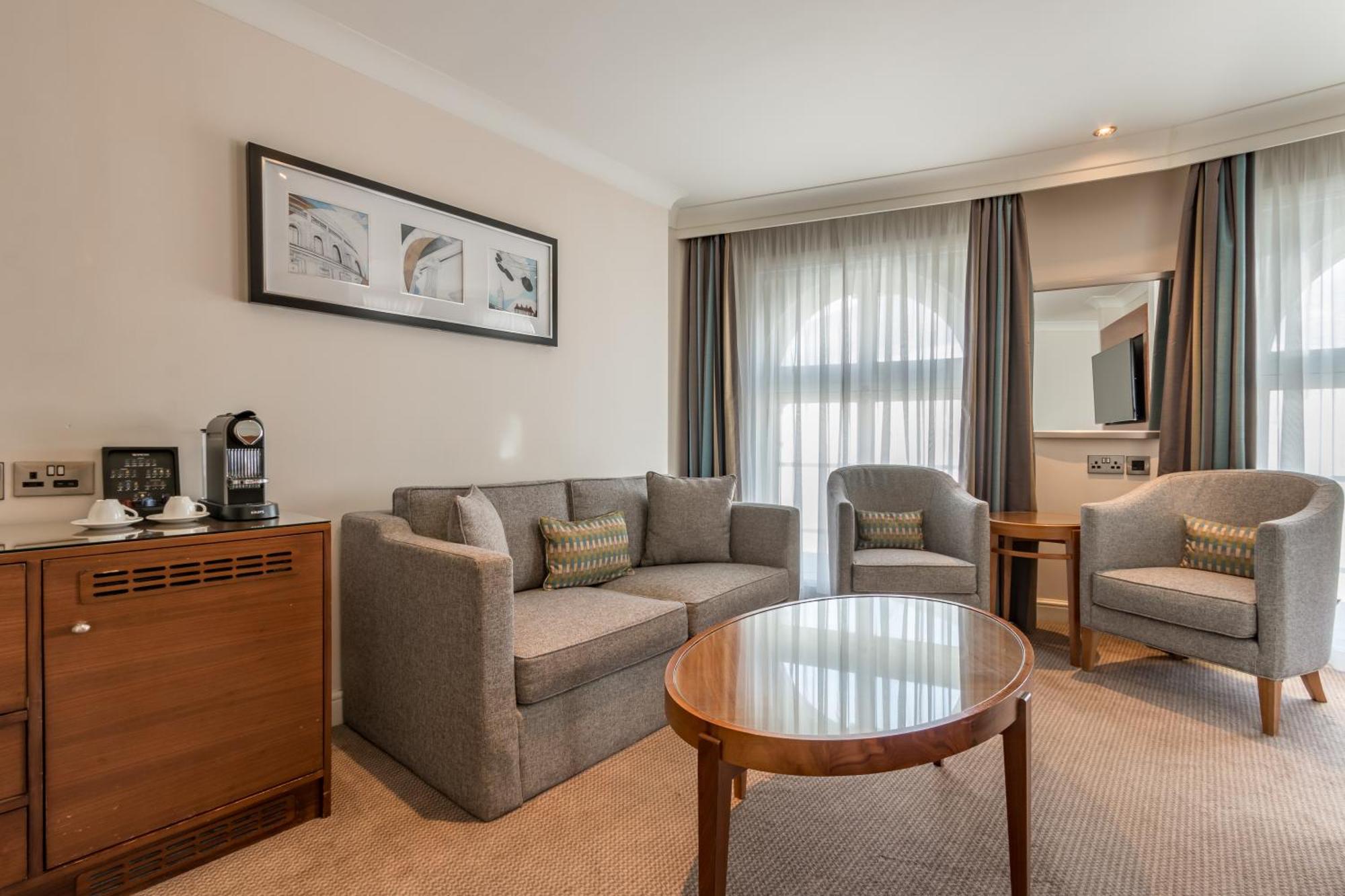 Thistle Piccadilly Hotel 4*