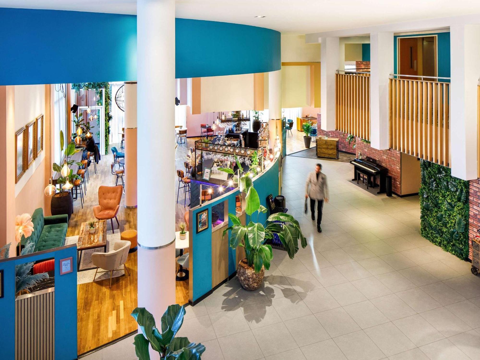 Novotel Greenwich 4*