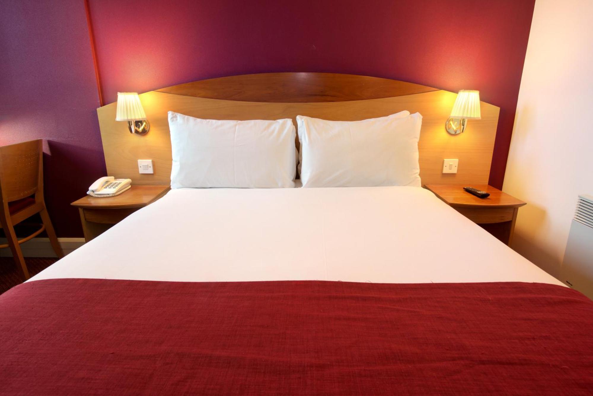 Waterloo Hub And 3* London