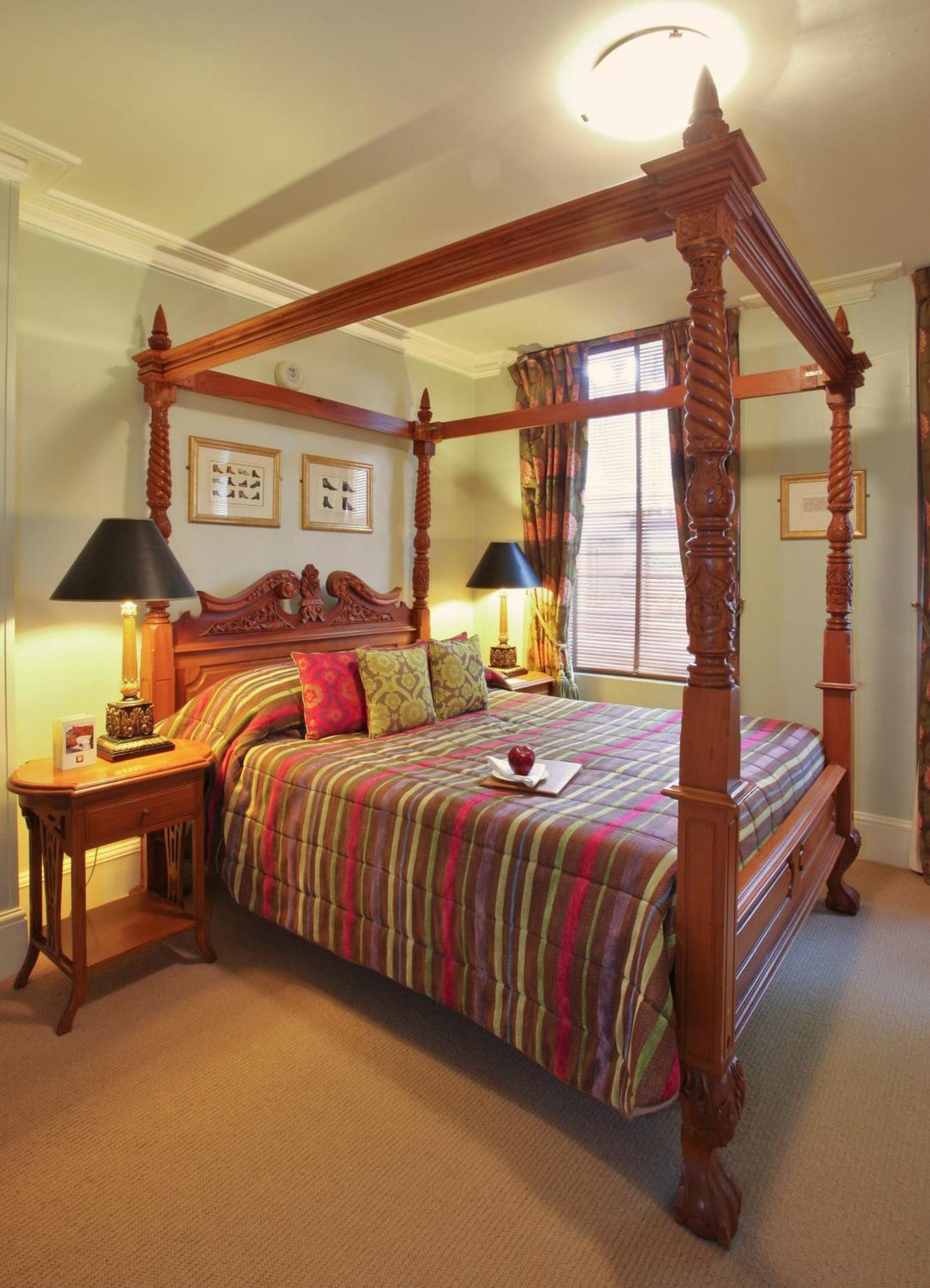 Twenty Nevern Square 4*