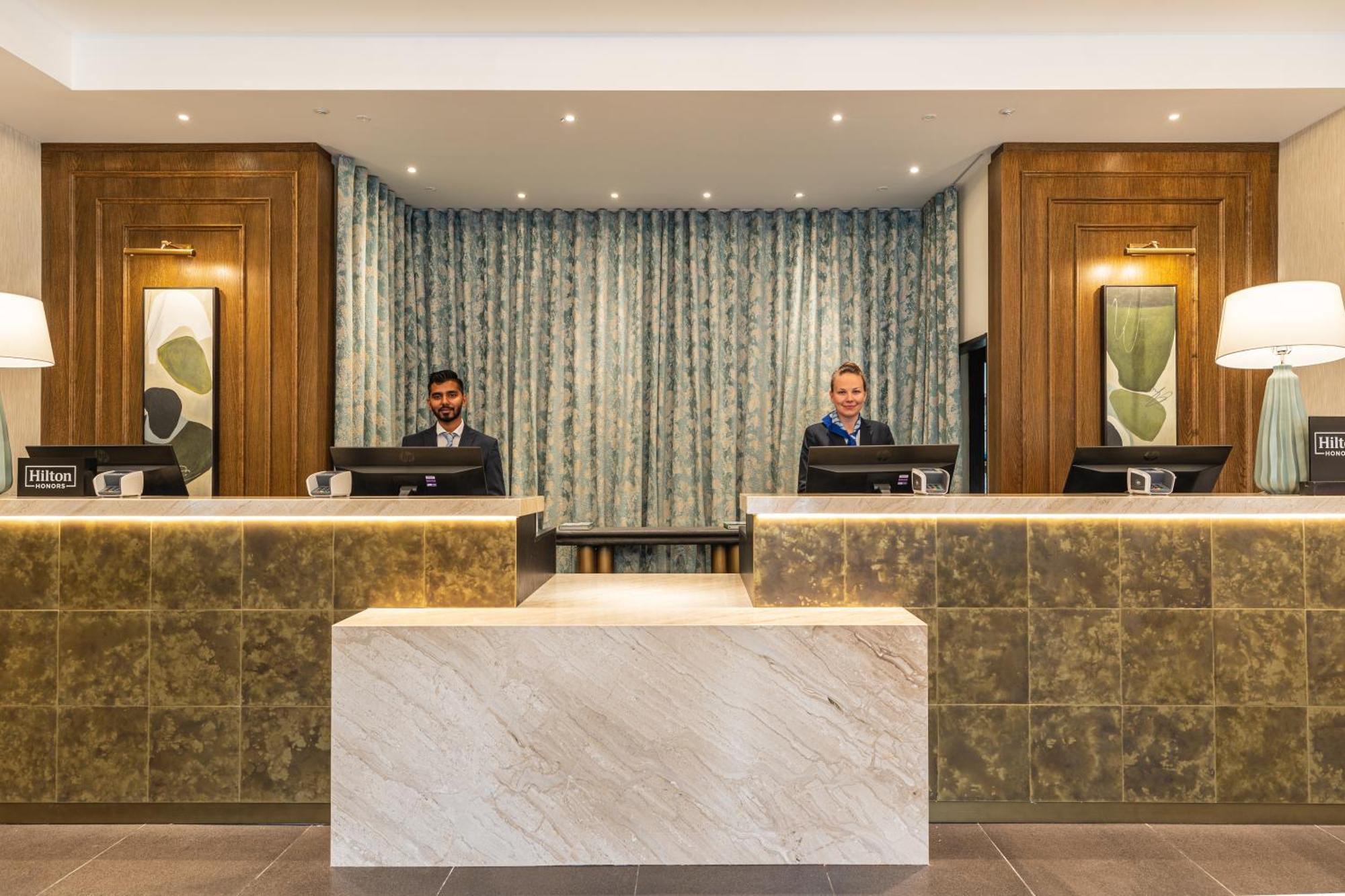 Hotell Doubletree By Hilton Victoria 4*