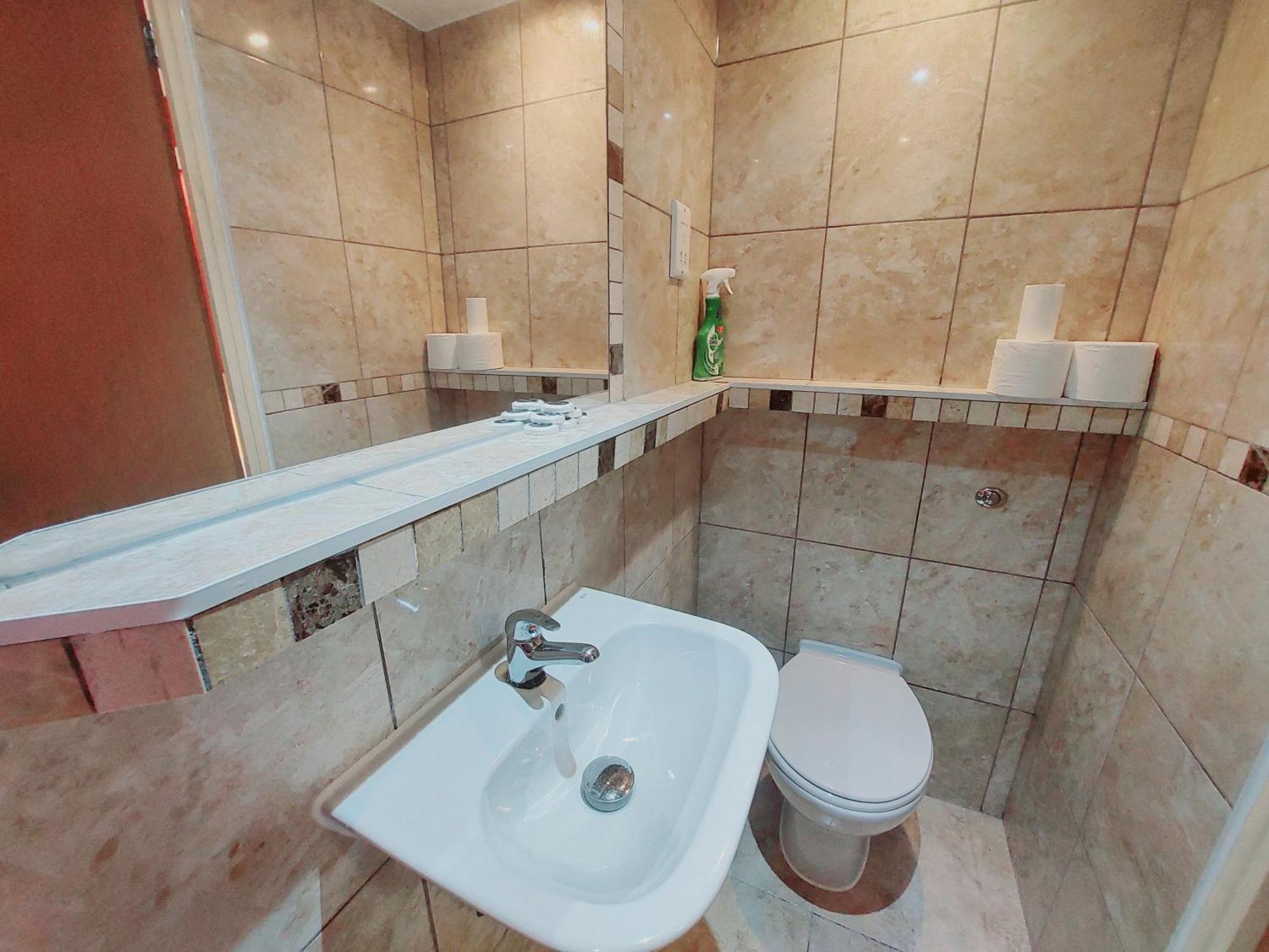 Carlton Guest house London