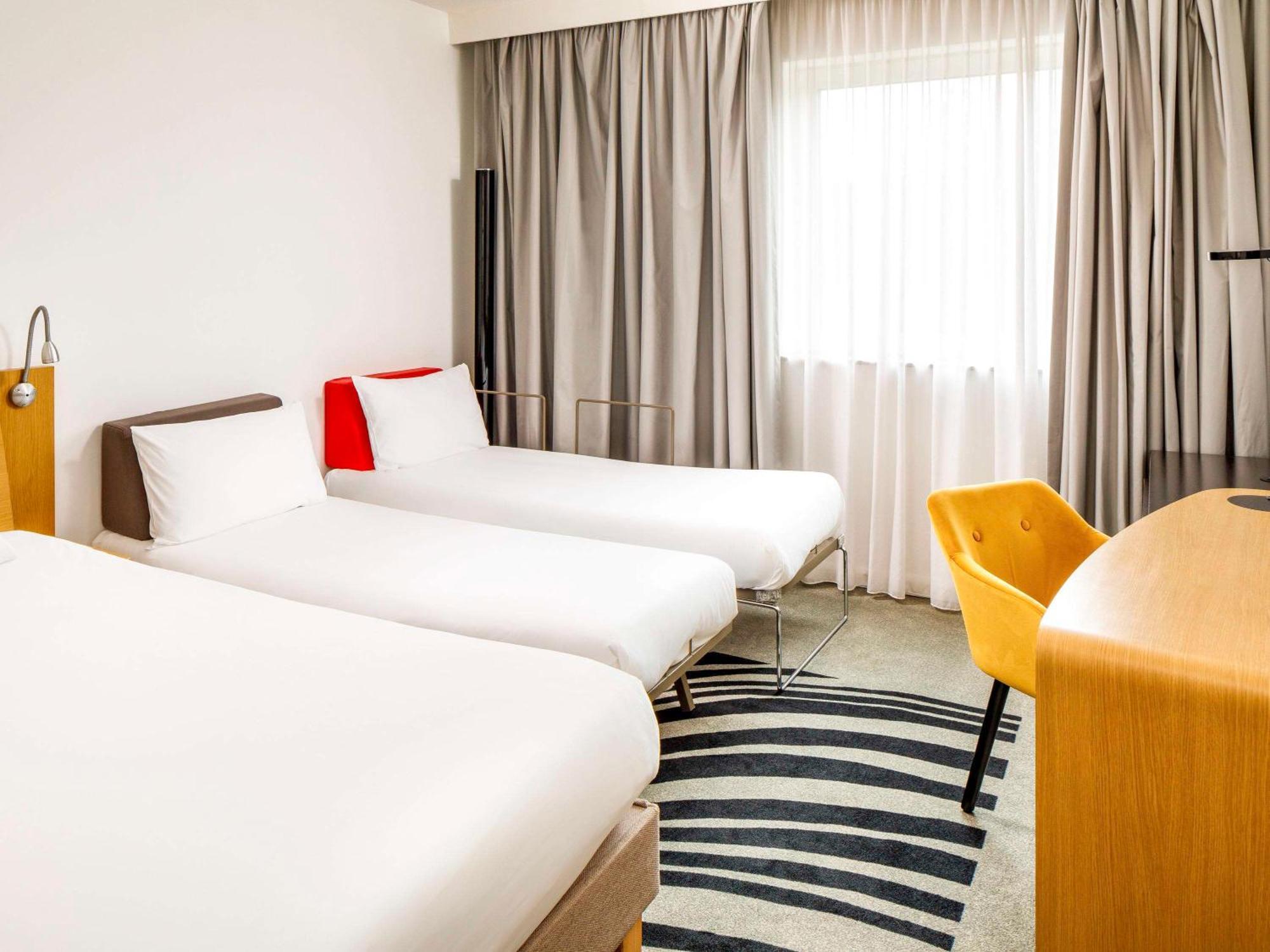 Novotel Greenwich Hotel 4*