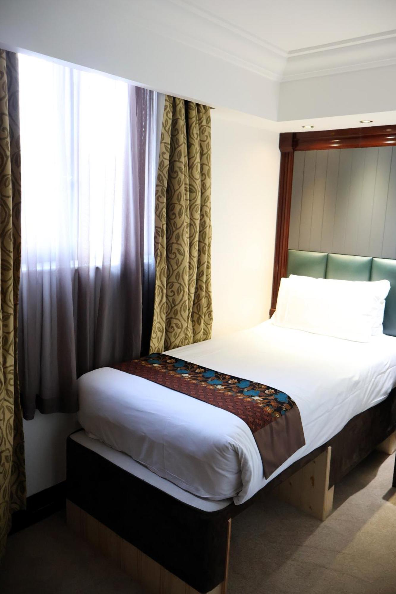 Dreamtel Kensington Hotell 3*