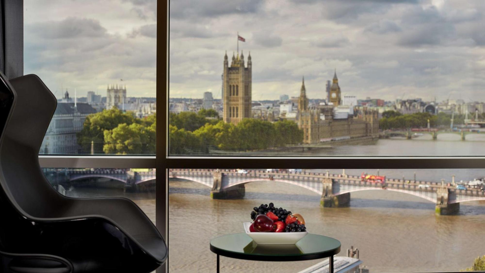 Park Plaza Riverbank Hotell 4*