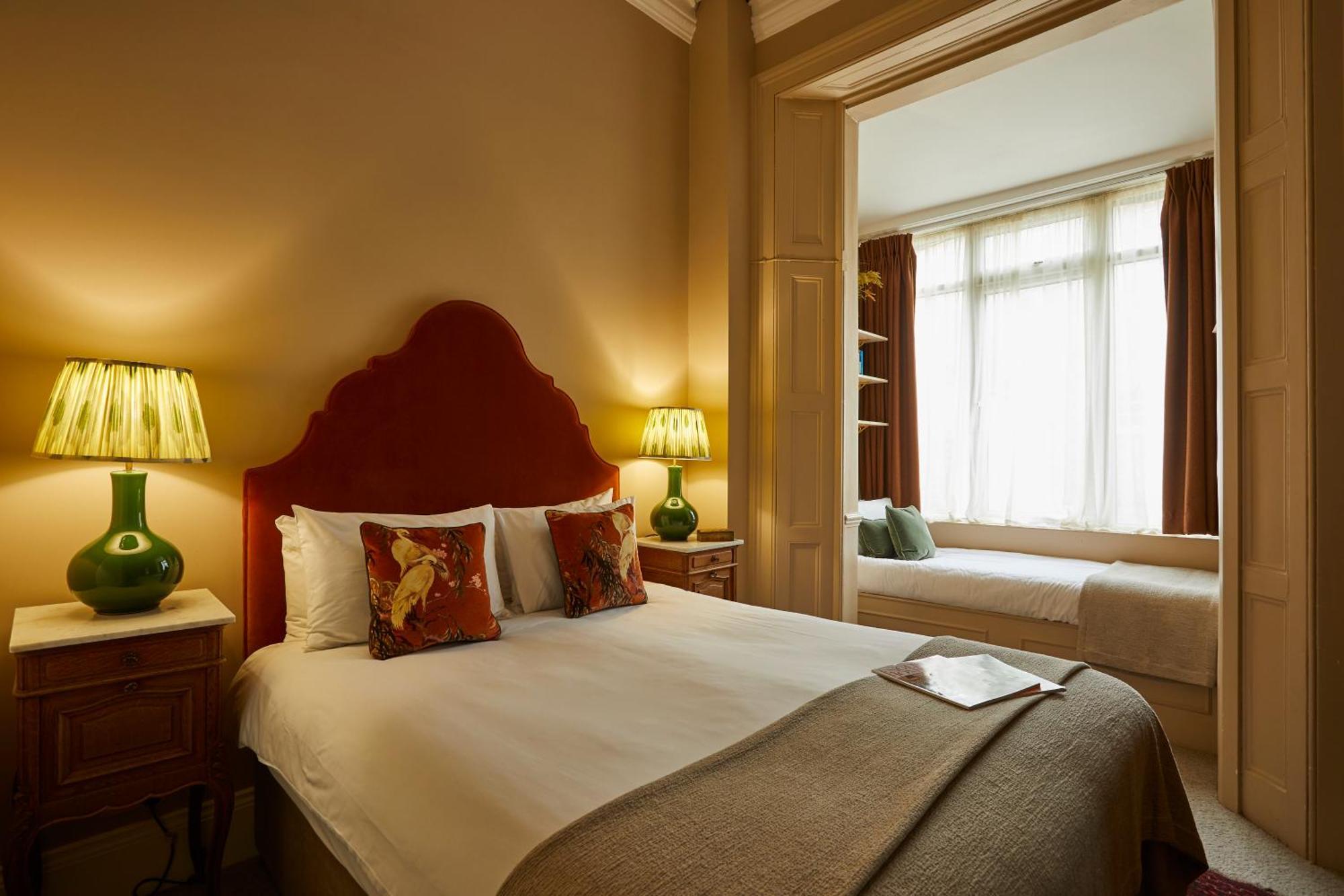 Georgian House Hotell 4*