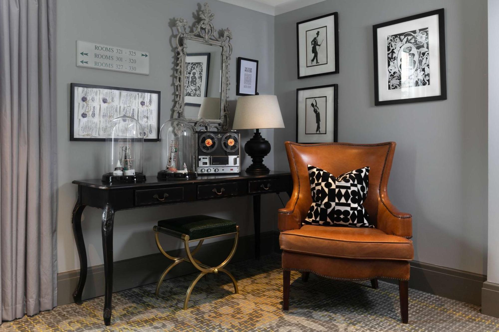 Holmes 4* London