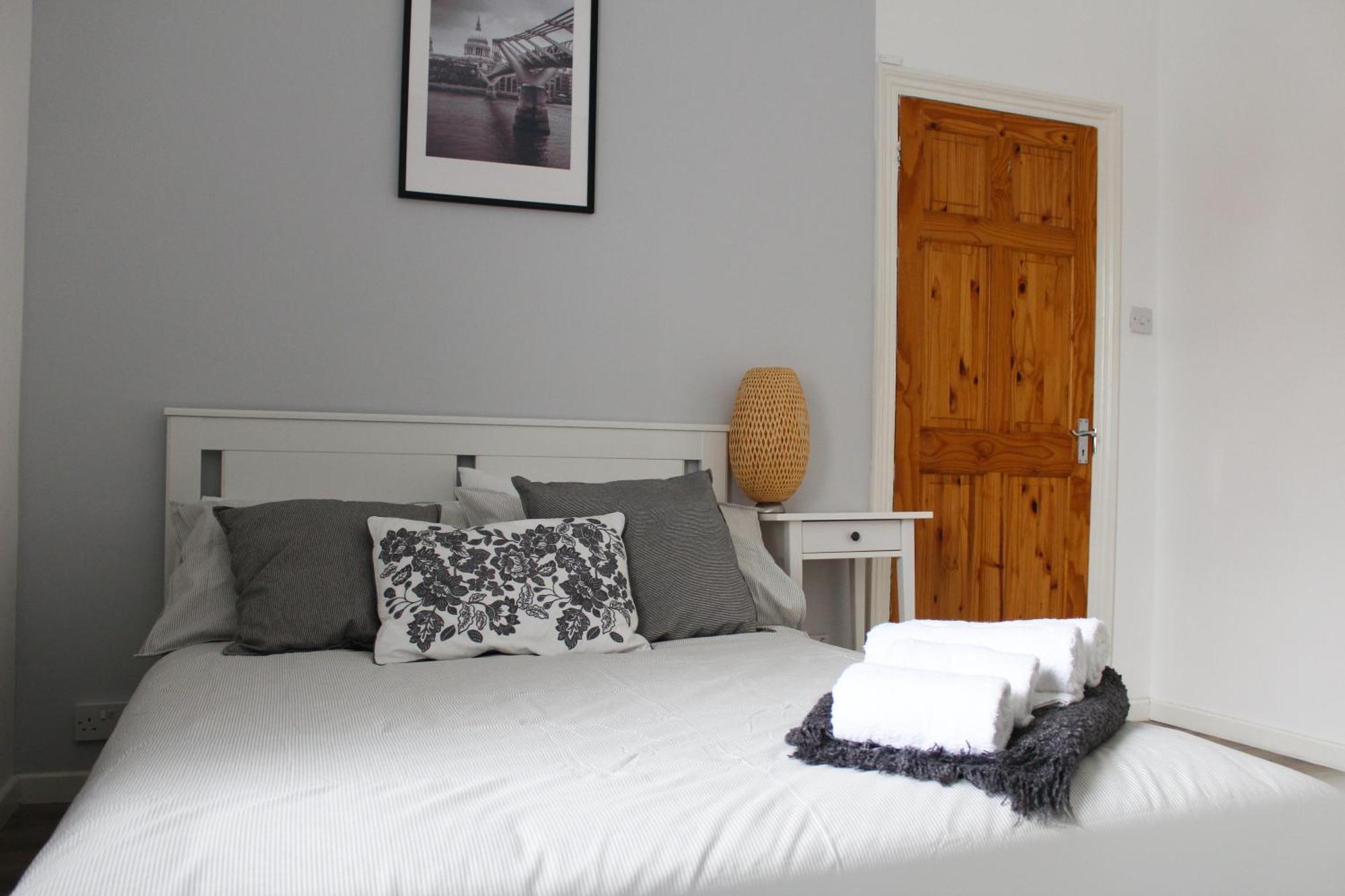 Modern Ground Floor Flat - 15 Min To Central Leilighet London