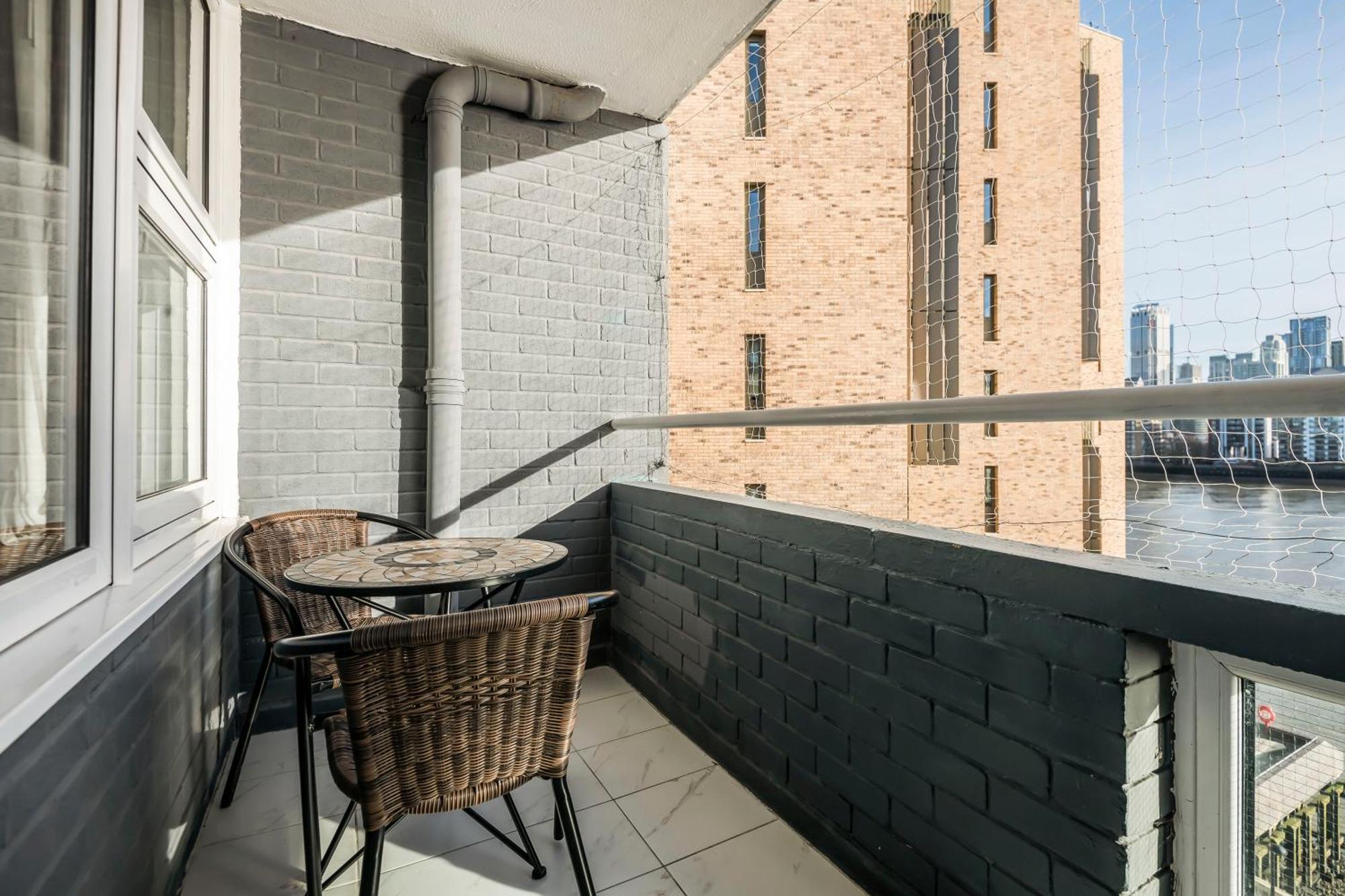 Two Stunning Bedrooms & Private Balcony & River View