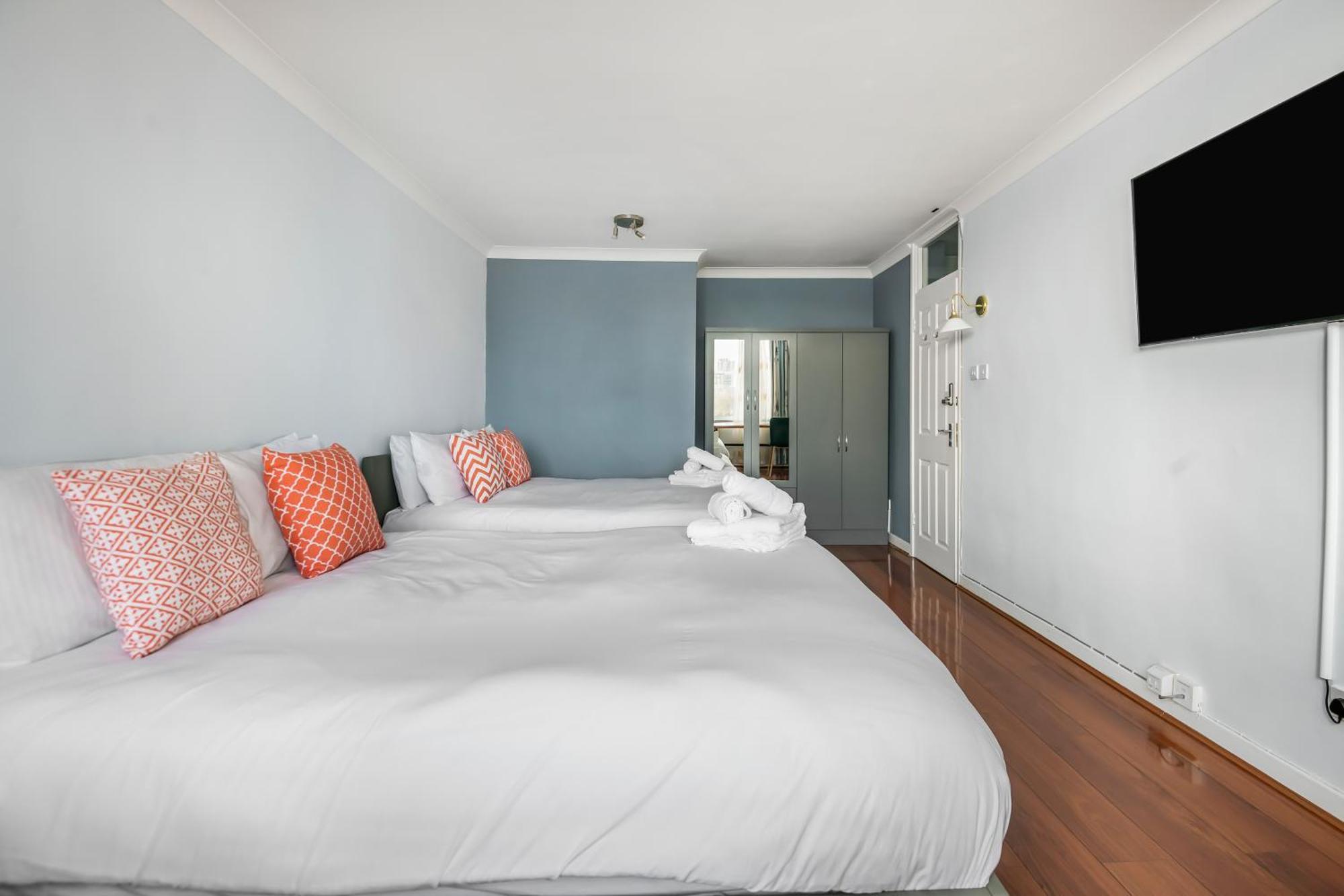 Appartement Riverside 3br With Easy Transport 20mins To Centre Londen