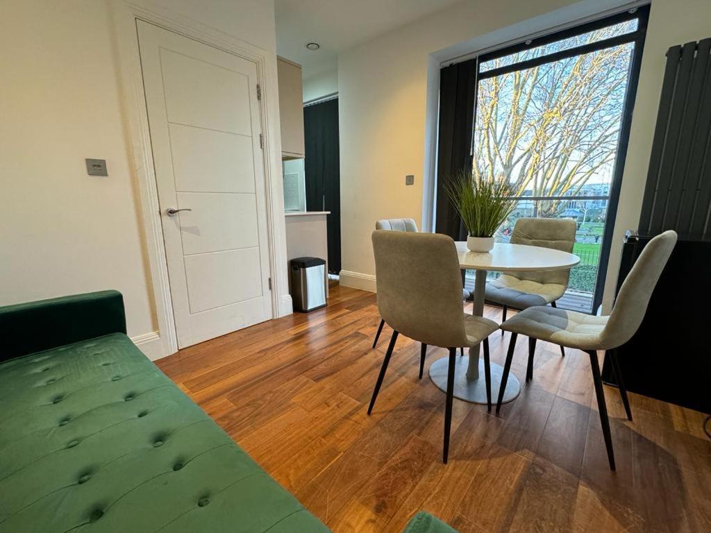 Feriehus Sleek Modern Wimbledon *