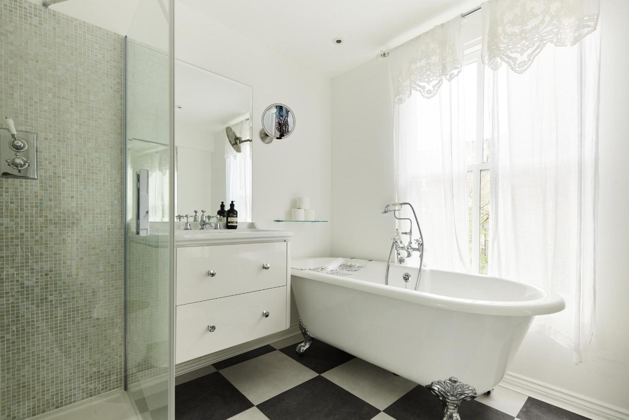 The Designers Kensington - Stylish 1bdr Flat Lägenhet London