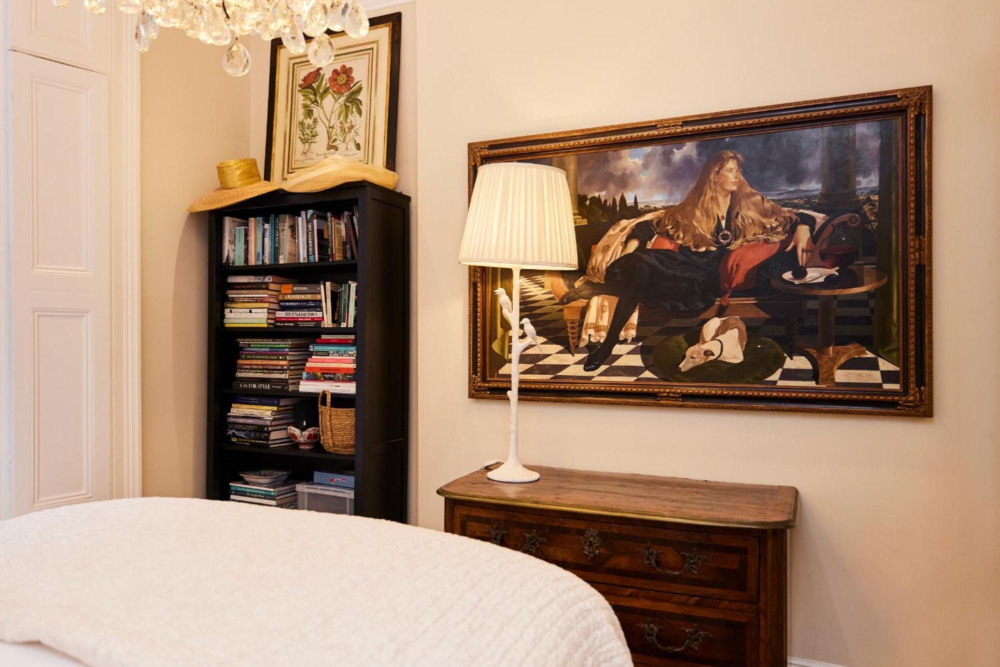 The Designers Kensington - Stylish 1bdr Flat * London