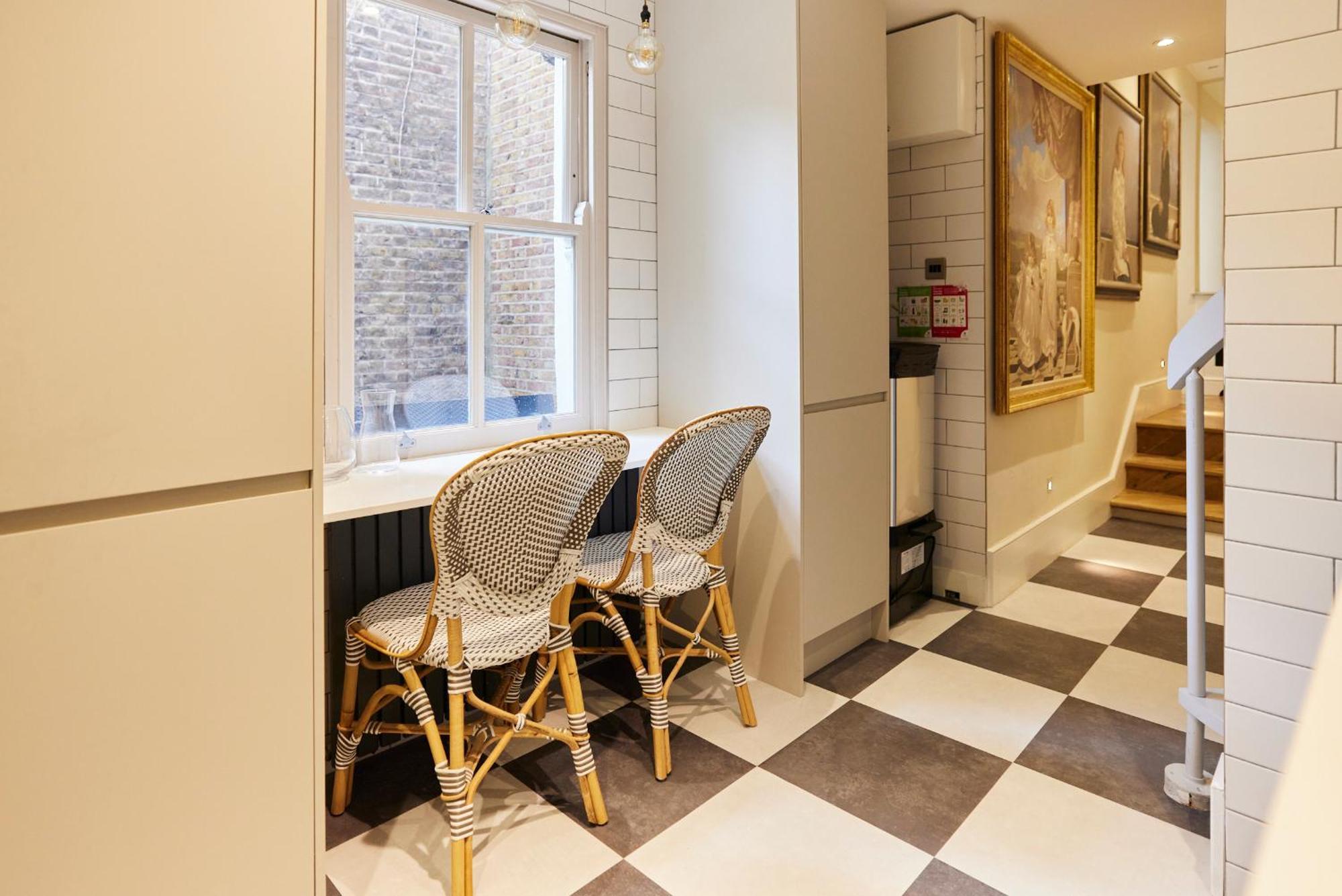 The Designers Kensington - Stylish 1bdr Flat *